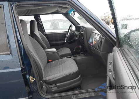 2001 Jeep Cherokee Sport z USA, uszkodzony, nr VIN 1J4FF48S81L587791